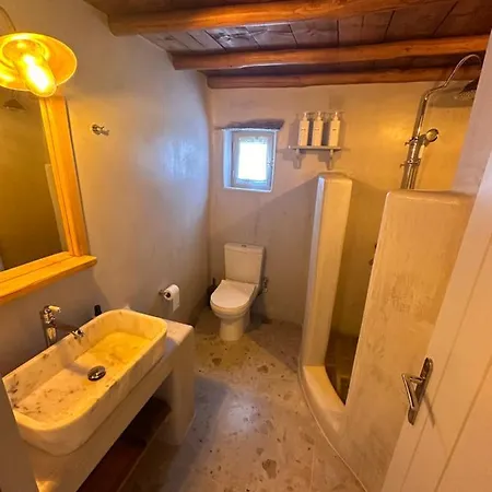 Rizes Mykonos - Folklore Farmstead Farm stay *