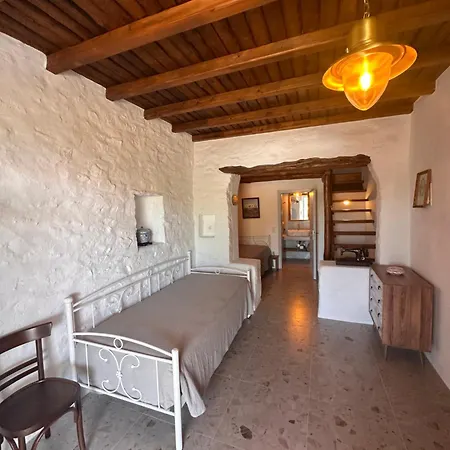 Farm stay Rizes Mykonos - Folklore Farmstead *