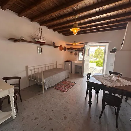 Rizes Mykonos - Folklore Farmstead Farm stay Mykonos Town